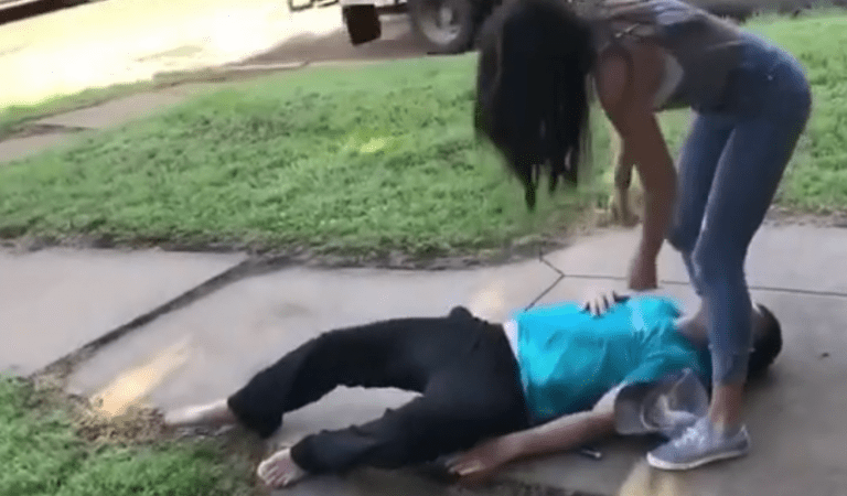 Girl Chokes Out a Guy