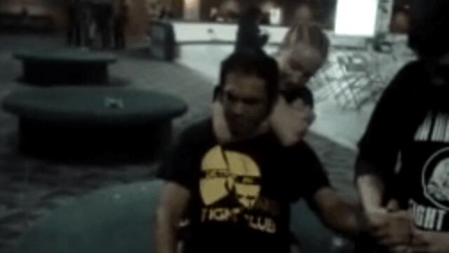 Girl chokes out a guy 2