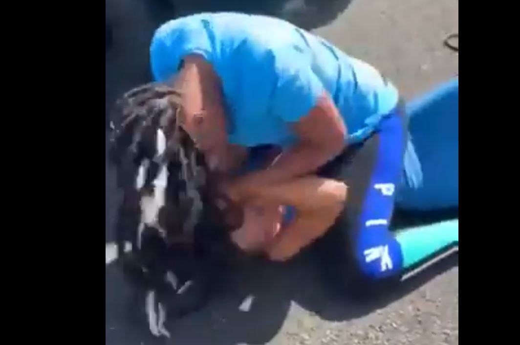 Brutal Girl Fight – Made Her Cry