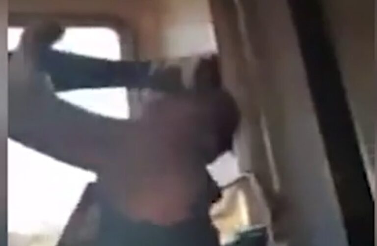 Girl Stomps A Guy in a Bus