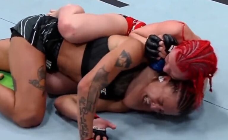 Brutal chokeout in Female MMA Fight