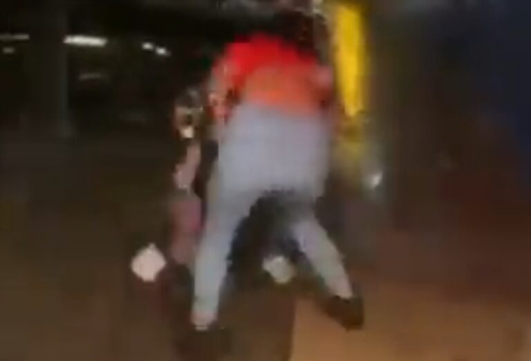 Small Girl vs Big Girl Fight – Small Girl wins the fight