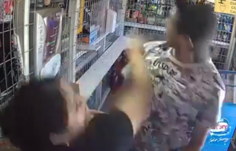 Woman Beat Up A Man for groping her 399
