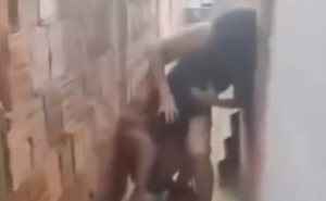 Woman Beat up a Man 411