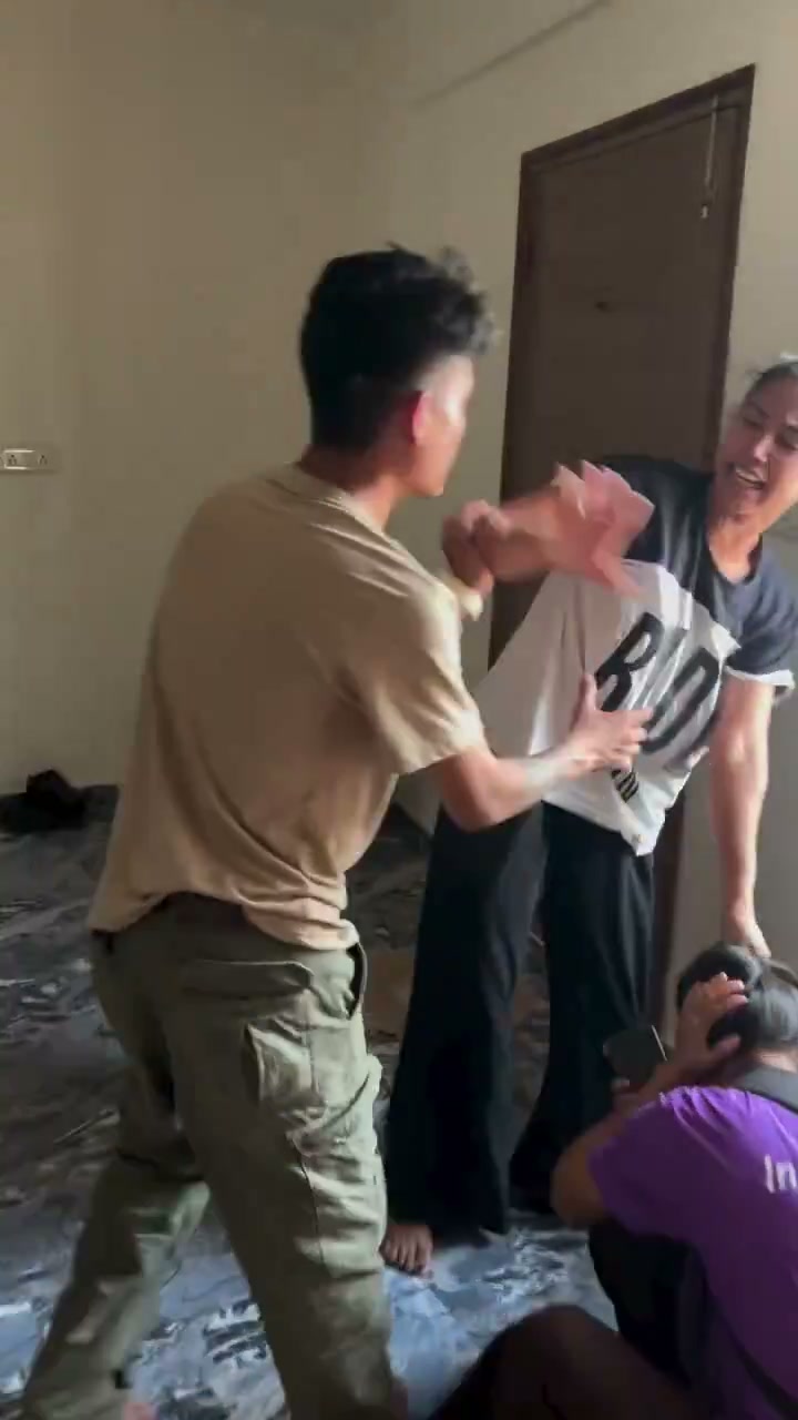 Girl Fight 308