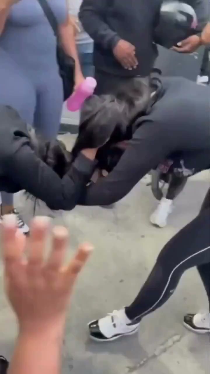Girl Fight 685
