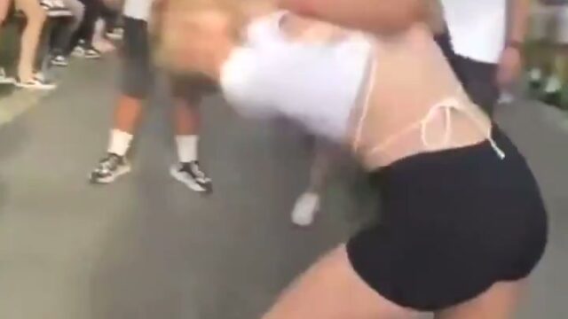 Girl Fight 689