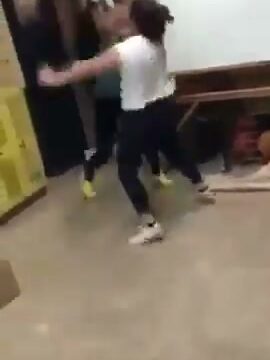 Girl Fight 712 : She got beat up