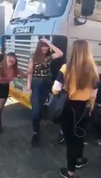 Girl Fight 729