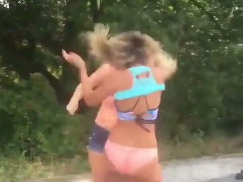 Girls fighting