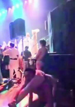 Headscissor at public party