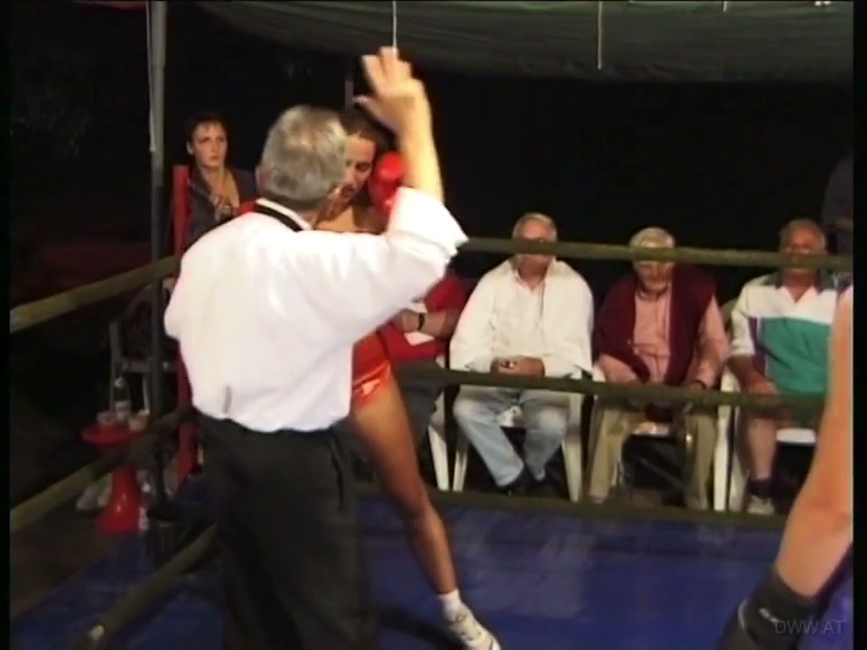 Melanie should never have agreed to this boxing match. Christie pounded her the entire ten minutes and left Melanie dazed and embarrassed.