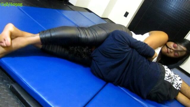 Ebony Headscissors KO